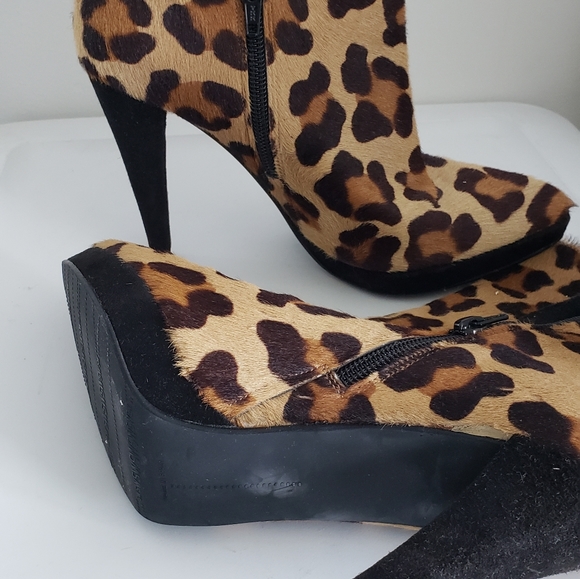 Stuart Weitzman booties beauties! - Picture 3 of 7